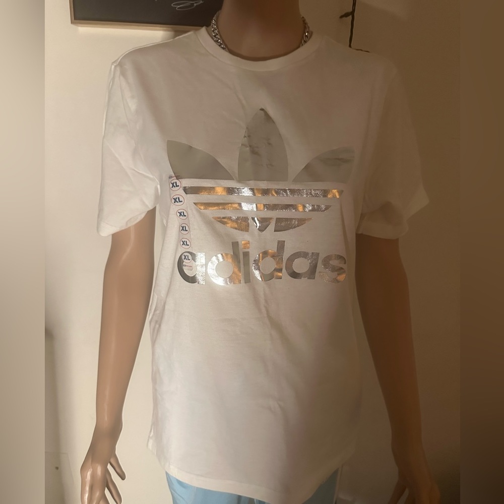 Brand New /Tags attached/ ADIDAS XL (KIDS) Tee-shirt